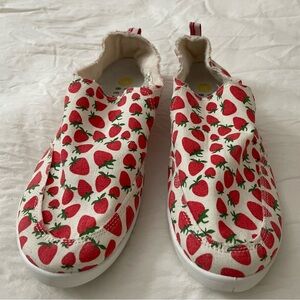 NWOT Vionic Strawberry Malibu slip on sneakers size 11